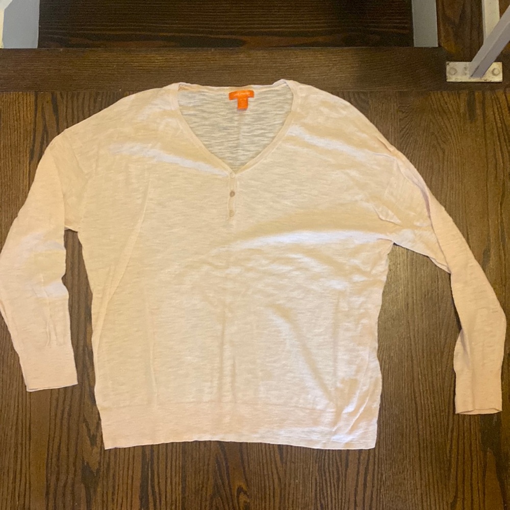 Great condition, light weight sweater, with button details at neckline.
